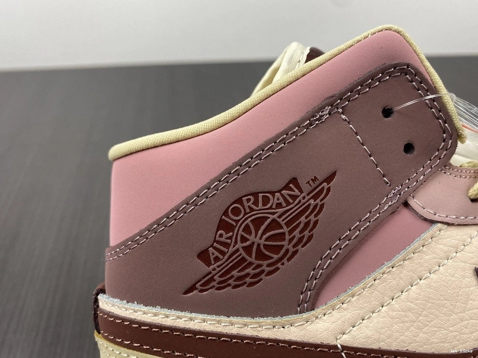 DO7440-821 Mid 1 Air Jordan 1112